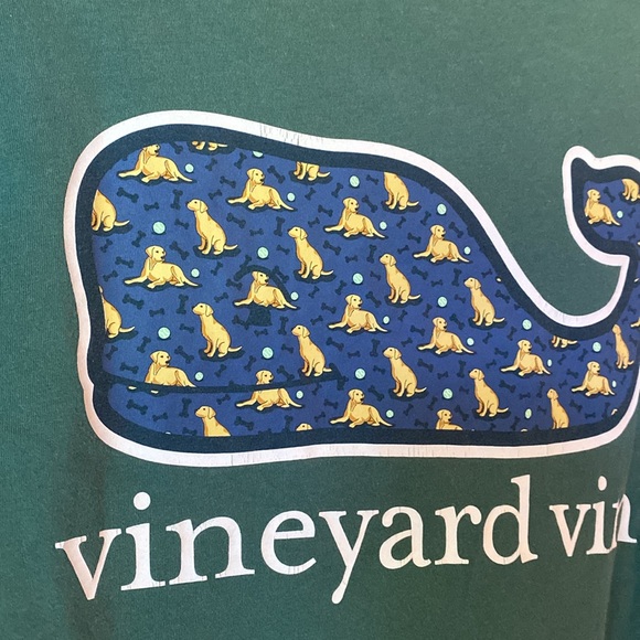 5/$25 Vineyard Vines long sleeve Tshirt, Golden Retriever print on whale - Picture 4 of 10